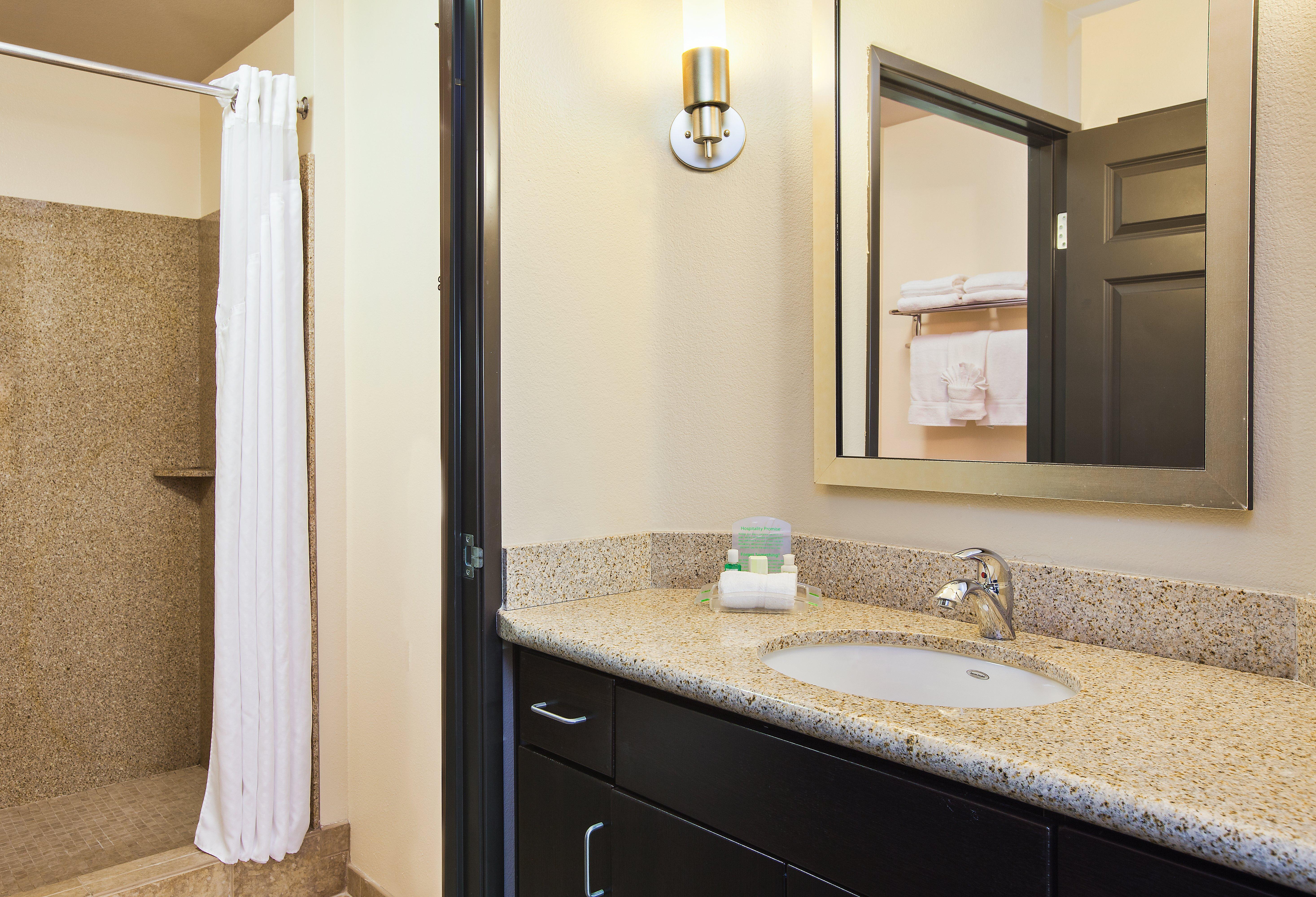 Hotel Marina Camp Pendleton By Ihg 3*
